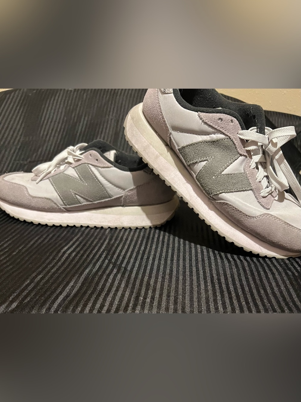 New Balance Suedelike Sneakers in Grey